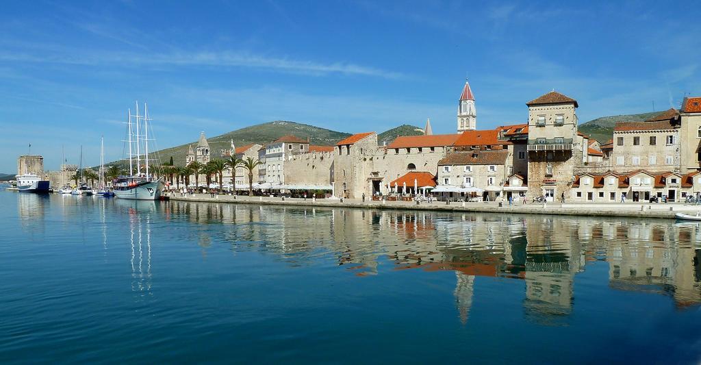 Apartments Vukman Trogir Exterior photo