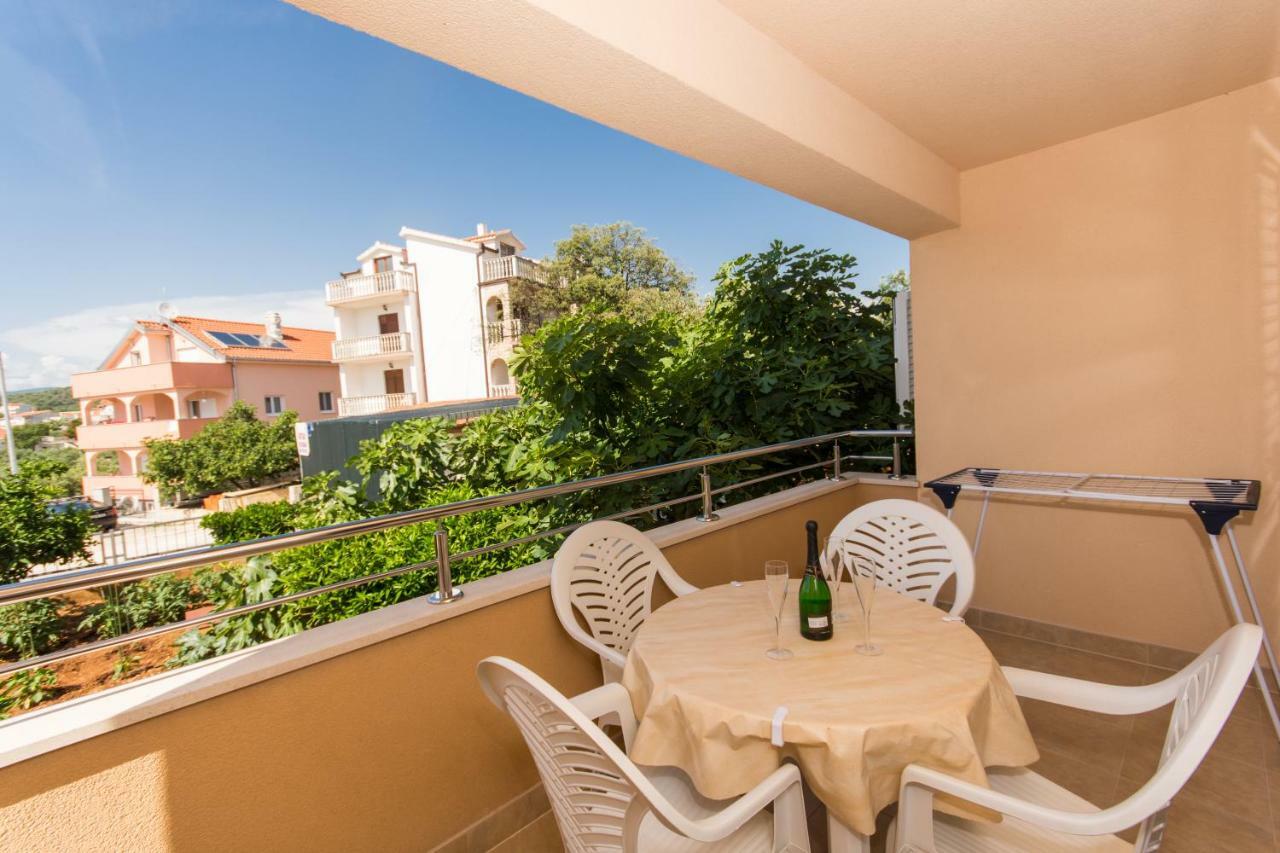 Apartments Vukman Trogir Exterior photo