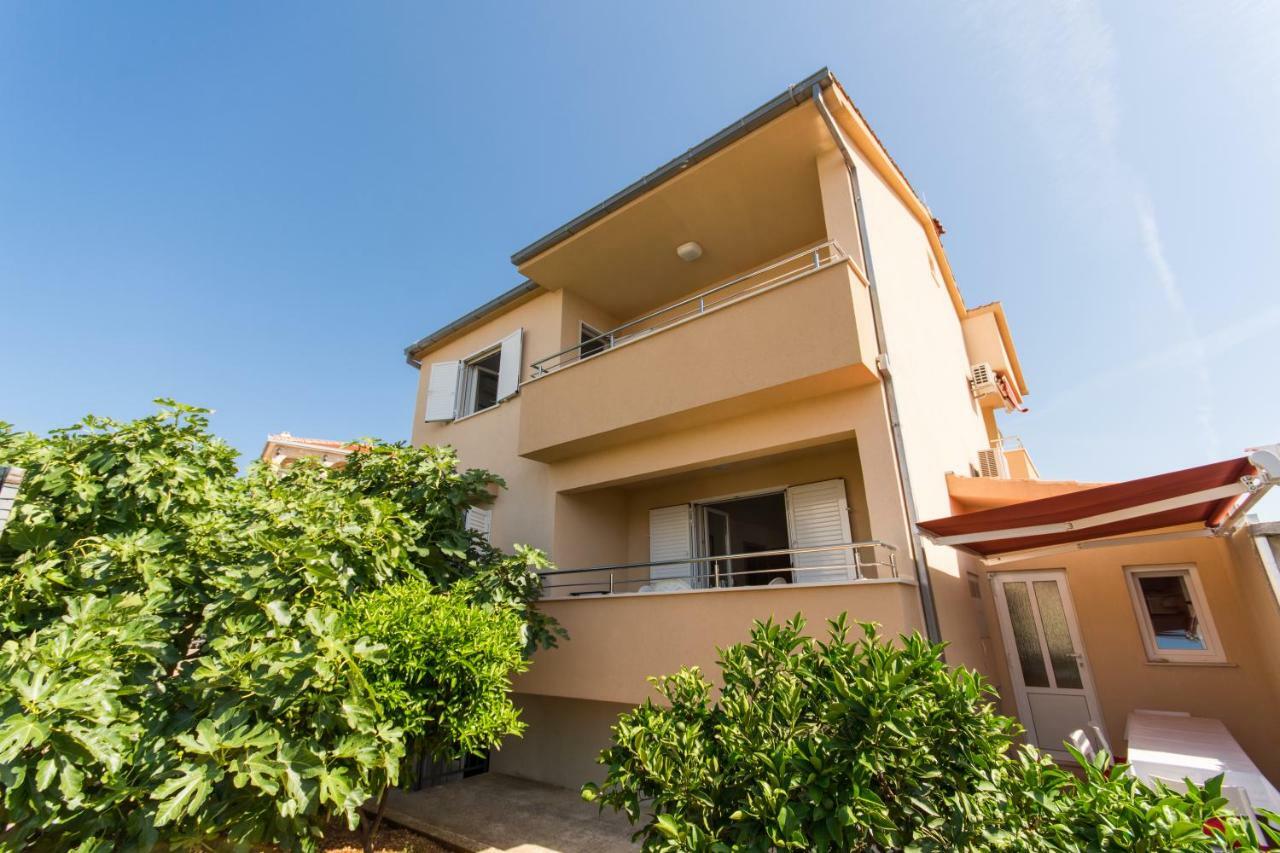 Apartments Vukman Trogir Exterior photo